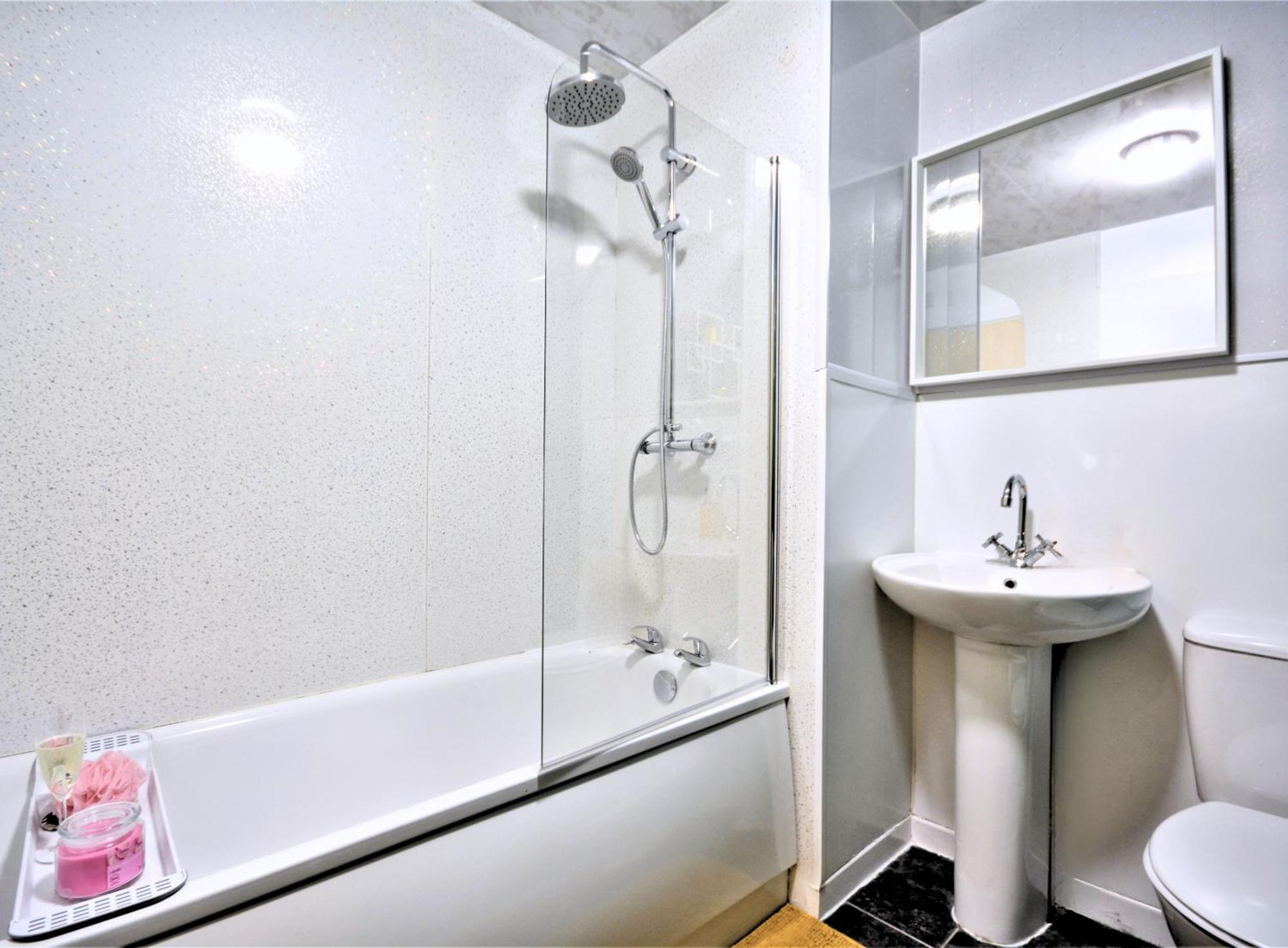 Manchester Townhouse By Bevolve - 4 Bedrooms - Free Parking Exterior foto